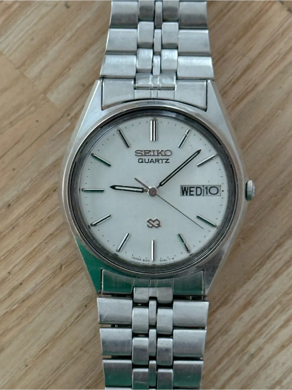 Seiko SQ Vintage Watch Stainless Bracelet Case Dial Hands Markers Day Date